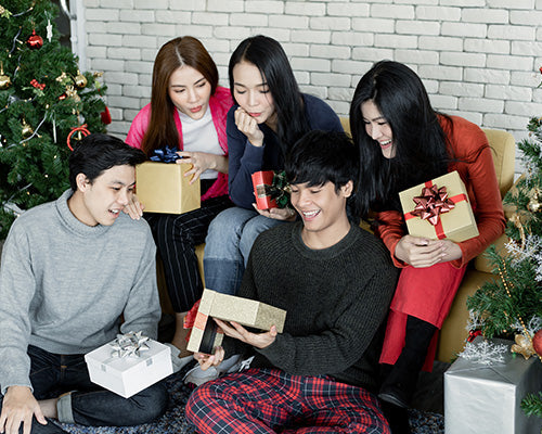 The Etiquette of Giving Christmas Presents